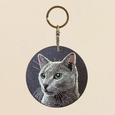 Buy Lifelike Cat Embroidery Keychain – Custom Pet Keepsake with Golden Accents | Soft Fabric Charm online manufacture