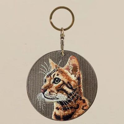 Buy Hypnotic Tiger-Cat Keychain – Emerald Eyes & Custom Name Embroidery | Go-Anywhere Neutral Charm online manufacture