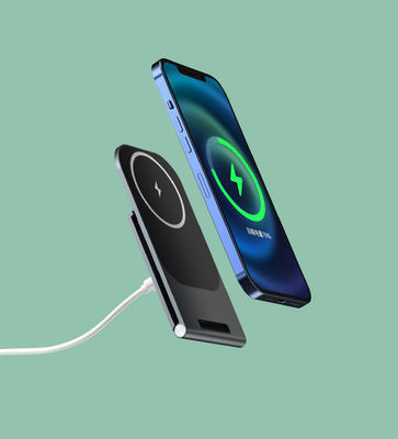 شحن سريع 15W شاحن مغناطيسي لاسلكي قابلة للطي طويل الأمد لـ iPhone
