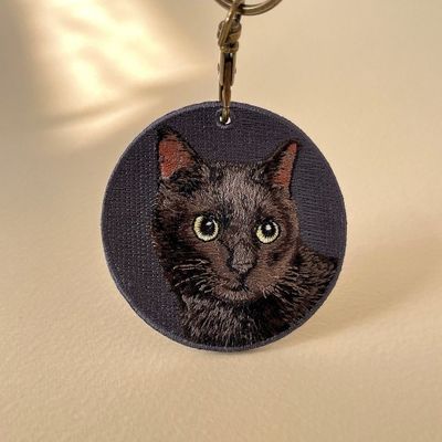 Artisanal Animal Woven Keychain - Textured Pet Portrait + Featherlight Carry + Gift-Grade Craftsmanship