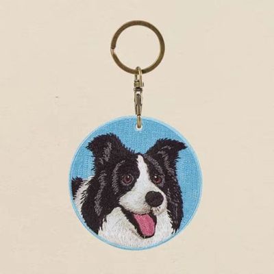 Gói chìa khóa Border Collie năng động - Serenity Sky-Blue Meets Canine Energy. Điêu khắc cực kỳ chính xác.